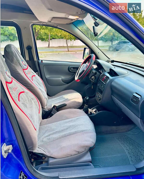 Минивэн Opel Combo 2004 в Кривом Роге