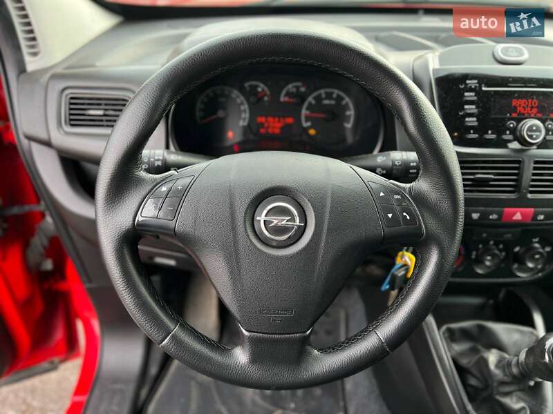 Минивэн Opel Combo 2017 в Ужгороде