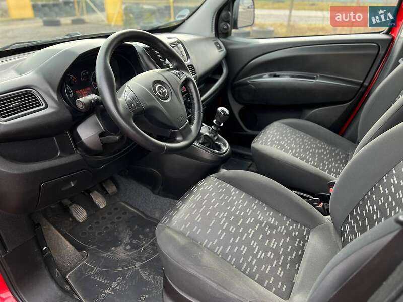 Минивэн Opel Combo 2017 в Ужгороде