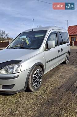 Мінівен Opel Combo 2009 в Сарнах