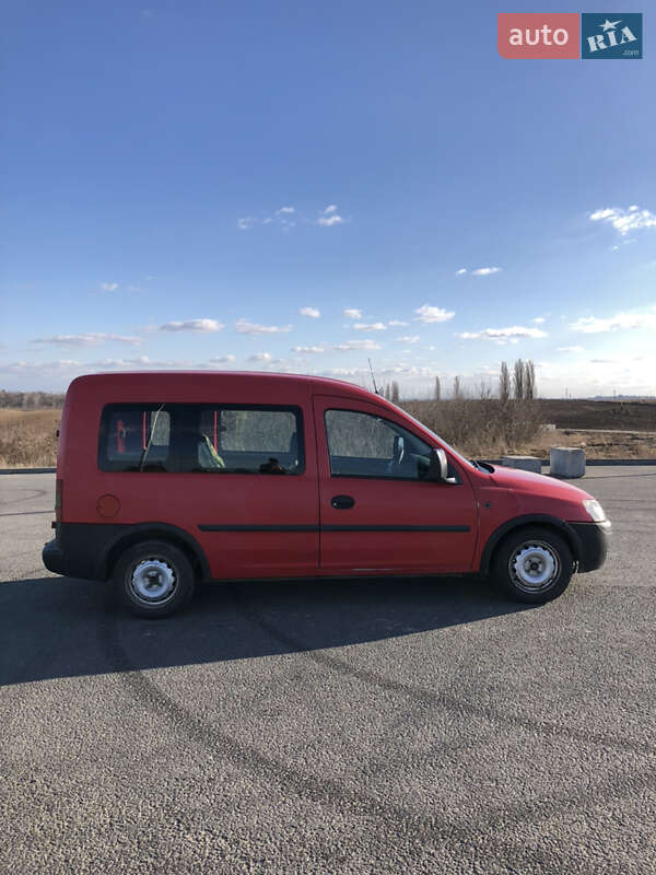 Минивэн Opel Combo 2006 в Ровно