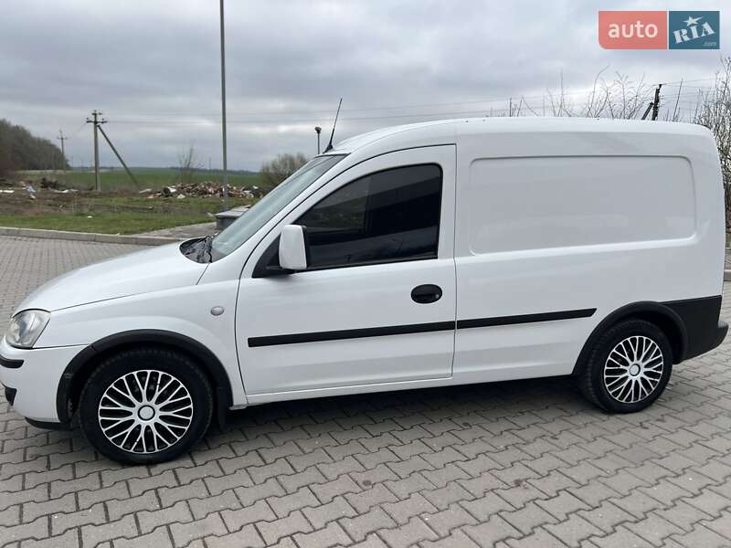 Грузовой фургон Opel Combo 2007 в Красилове