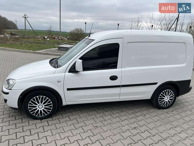 Грузовой фургон Opel Combo 2007 в Красилове