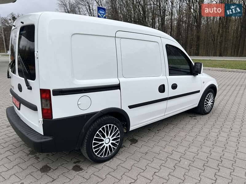 Грузовой фургон Opel Combo 2007 в Красилове