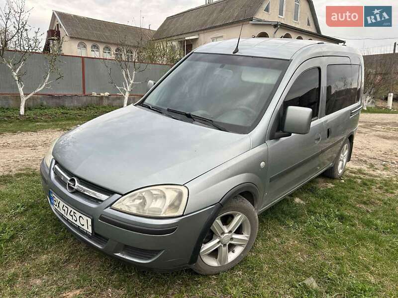 Минивэн Opel Combo 2010 в Каменец-Подольском