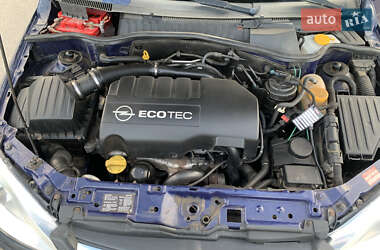Минивэн Opel Combo 2010 в 