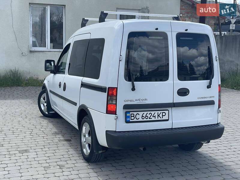 Минивэн Opel Combo 2011 в Дрогобыче