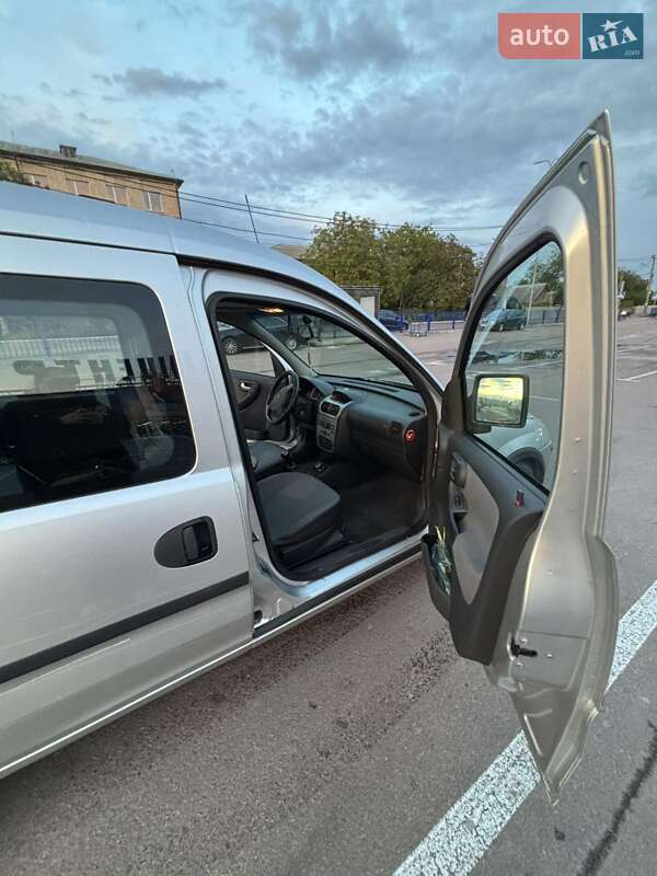 Минивэн Opel Combo 2010 в Житомире