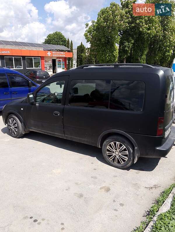 Минивэн Opel Combo 2004 в 