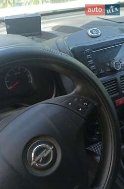 Грузовой фургон Opel Combo 2012 в 