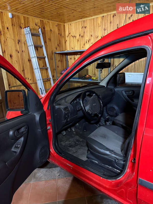 Грузовой фургон Opel Combo 2011 в Житомире