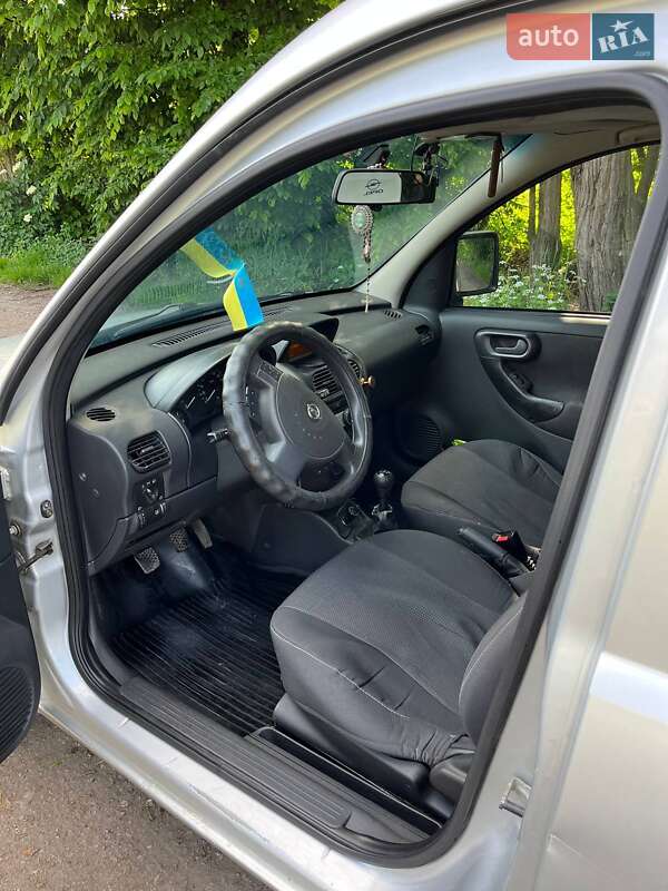 Минивэн Opel Combo 2006 в 