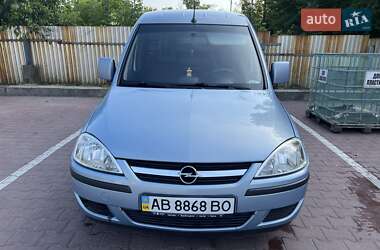 Грузовой фургон Opel Combo 2010 в Виннице