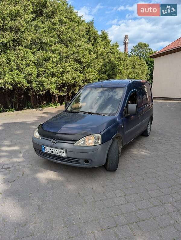 Мінівен Opel Combo 2006 в Брошневі-Облозі