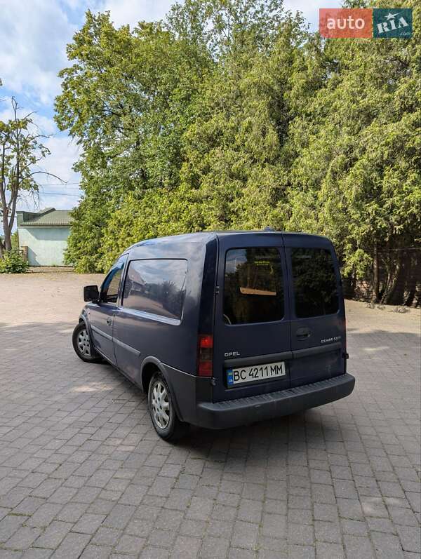 Мінівен Opel Combo 2006 в Брошневі-Облозі