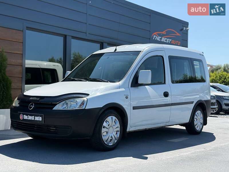 Минивэн Opel Combo 2004 в 