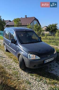 Минивэн Opel Combo 2006 в Брошневе-Осаде