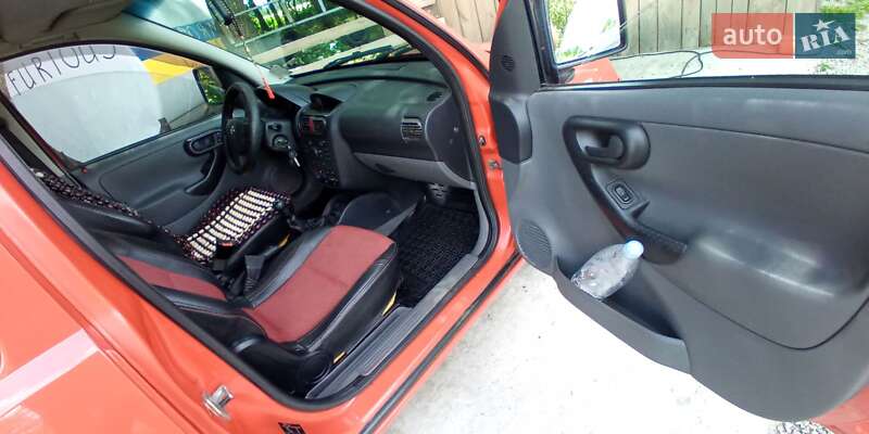 Мінівен Opel Combo 2005 в Пулинах