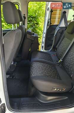 Минивэн Opel Combo 2012 в 