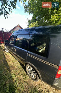 Минивэн Opel Combo 2011 в 