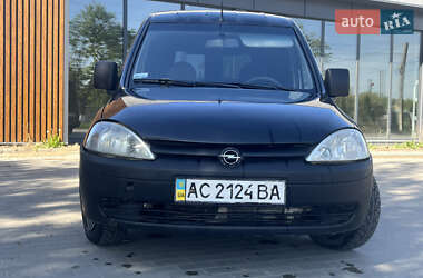 Минивэн Opel Combo 2005 в Березному