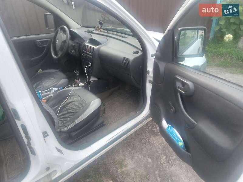 Мінівен Opel Combo 2006 в Ківерцях