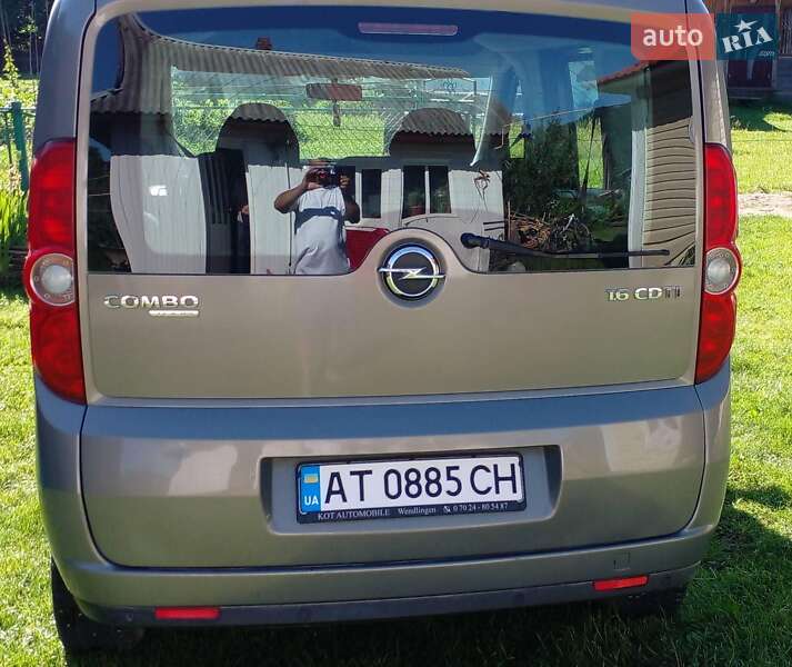 Opel Combo 2012