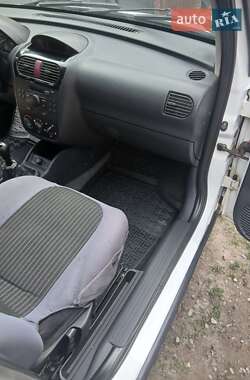 Минивэн Opel Combo 2006 в 