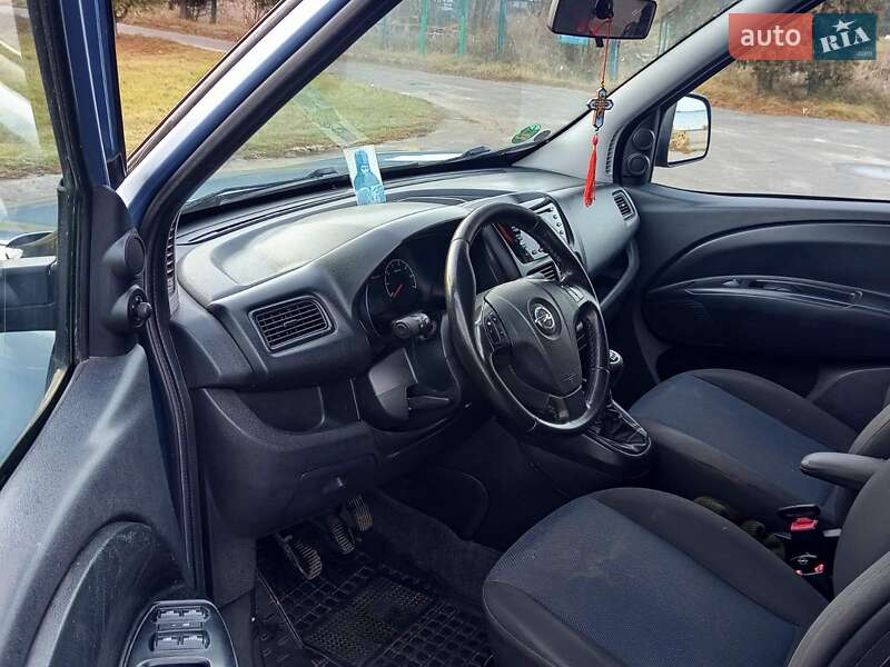 Мінівен Opel Combo 2012 в Шацьку