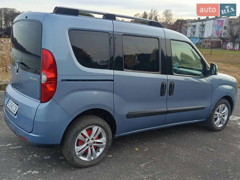 Мінівен Opel Combo 2012 в Шацьку