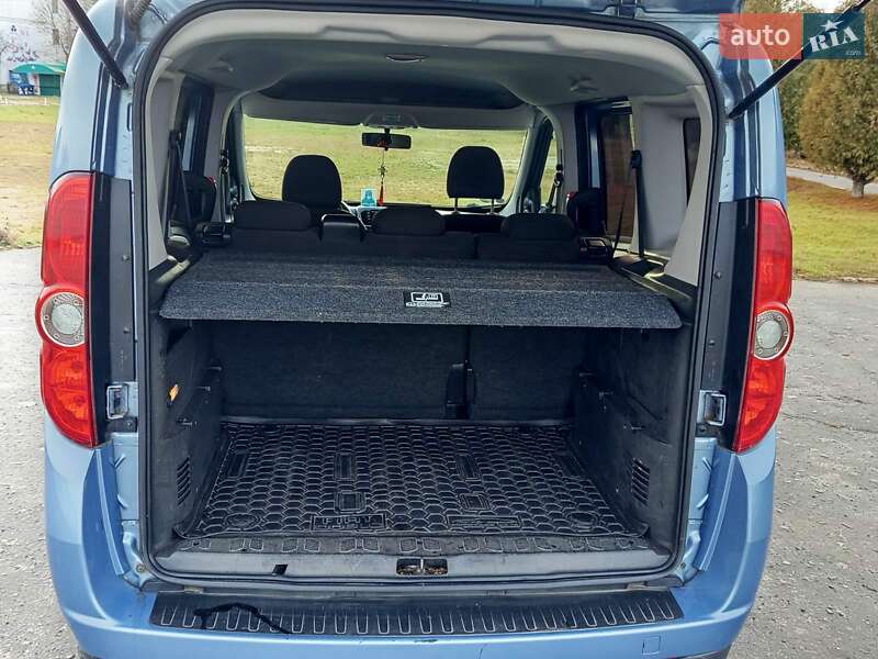 Мінівен Opel Combo 2012 в Шацьку