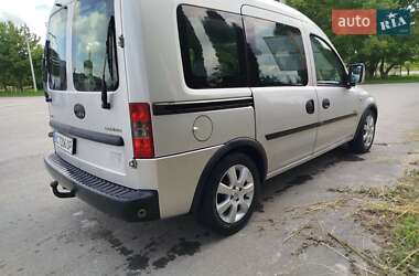 Минивэн Opel Combo 2005 в 