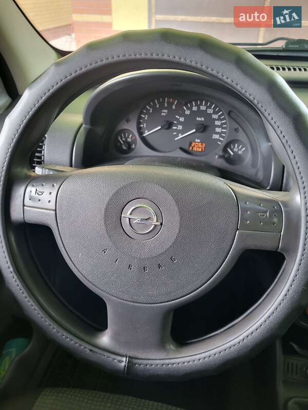 Минивэн Opel Combo 2006 в Смеле