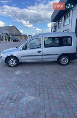 Минивэн Opel Combo 2004 в Сарнах