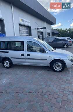 Минивэн Opel Combo 2004 в Сарнах