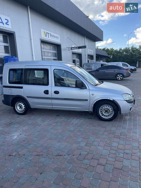 Минивэн Opel Combo 2004 в Сарнах