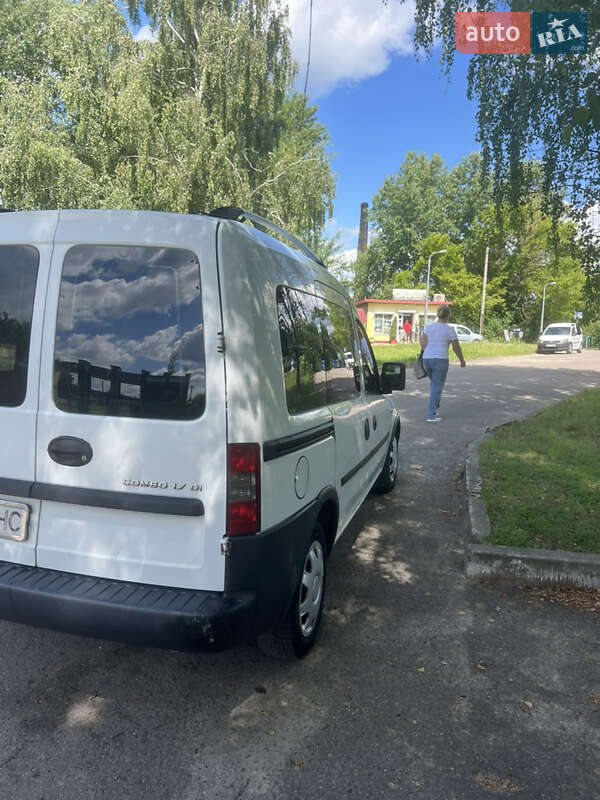 Минивэн Opel Combo 2003 в Золочеве