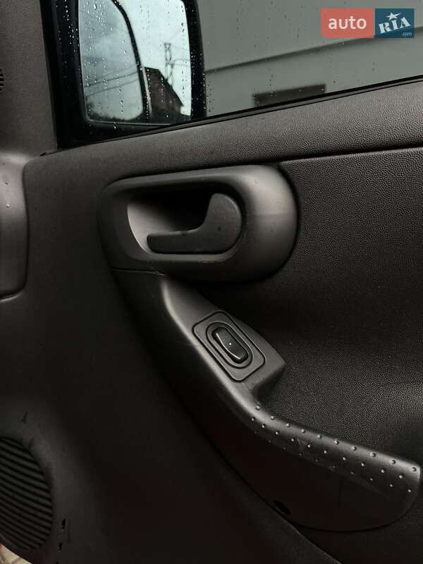 Минивэн Opel Combo 2011 в Черновцах