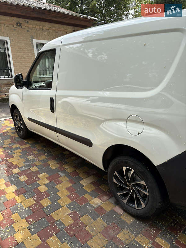 Грузовой фургон Opel Combo 2013 в Измаиле