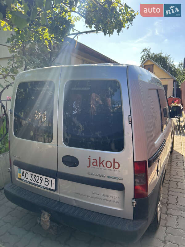 Минивэн Opel Combo 2009 в Луцке