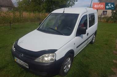Минивэн Opel Combo 2005 в Нововолынске