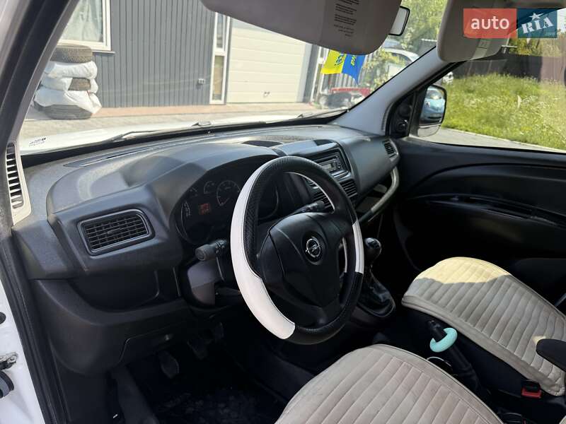 Грузовой фургон Opel Combo 2014 в Черновцах