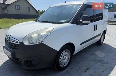 Вантажний фургон Opel Combo 2014 в Чернівцях