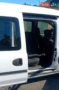 Минивэн Opel Combo 2006 в 