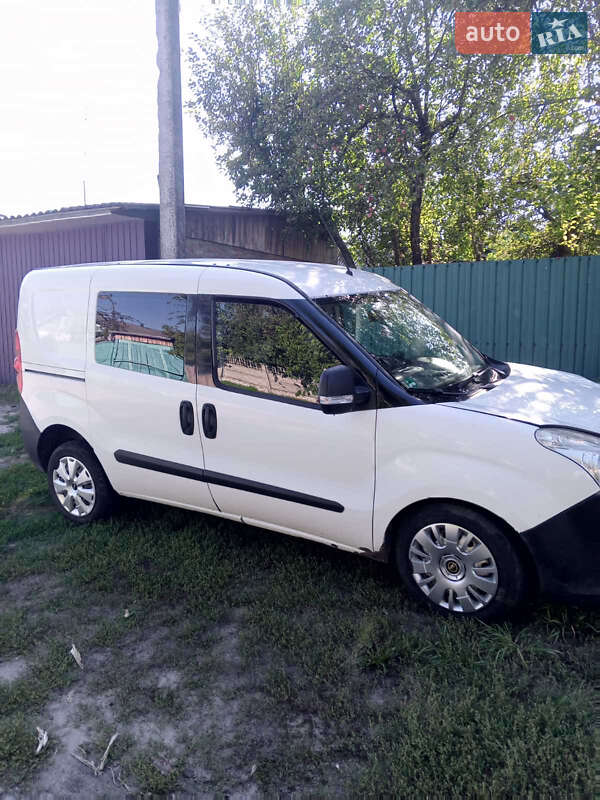 Грузовой фургон Opel Combo 2013 в 