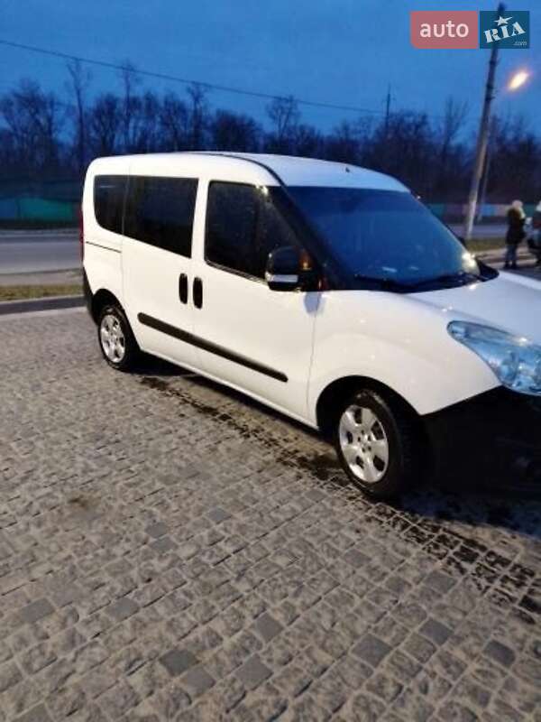 Opel Combo 2012
