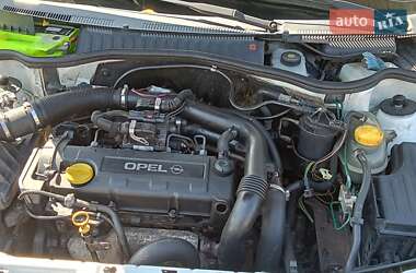 Минивэн Opel Combo 2001 в Вараше