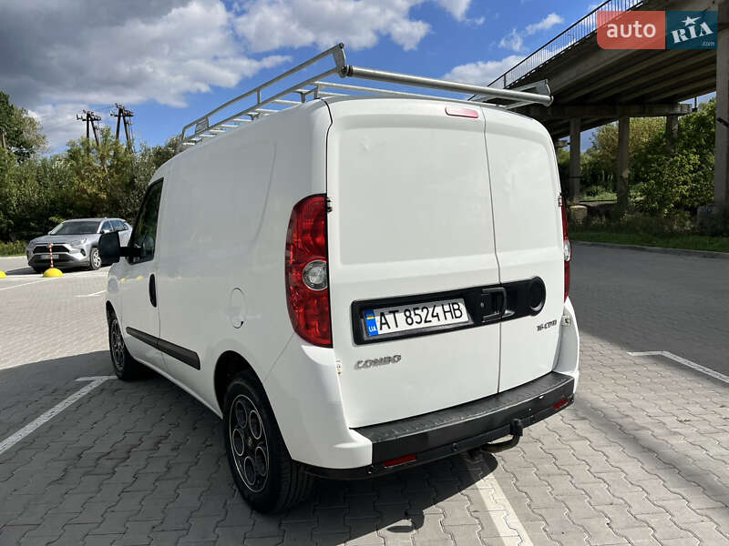 Грузовой фургон Opel Combo 2012 в Коломые