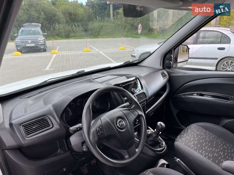 Грузовой фургон Opel Combo 2012 в Коломые