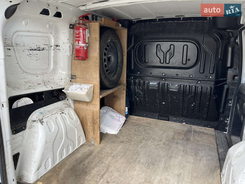 Грузовой фургон Opel Combo 2012 в Коломые